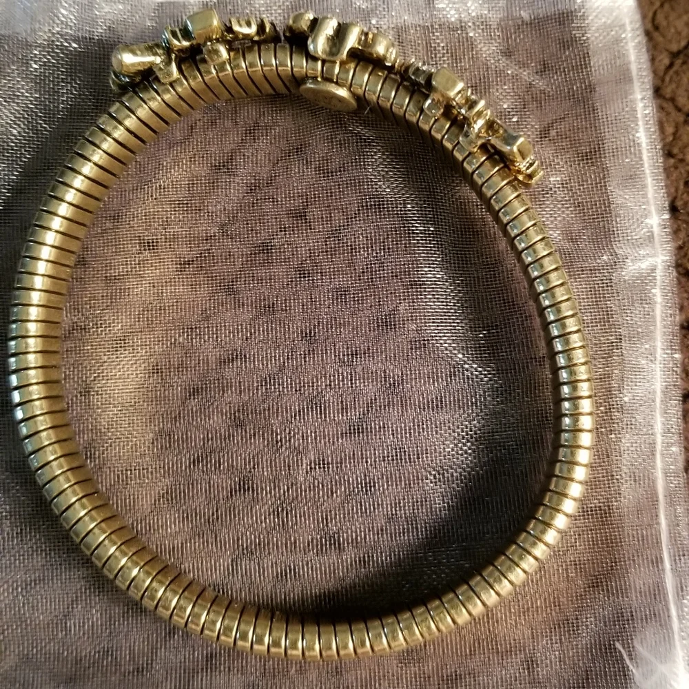 NEW IN ORIGINAL BOX PLUNDER APRIL BRACELET. ANTIQUE GOLD BANGLE ACCENTED - Picture 4 of 7